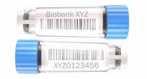 2D Tube LVL SAFE® White mit blauer Verschlusskappe und weißen Code-Markierungsfeldern für kundenspezifische Kennzeichnung